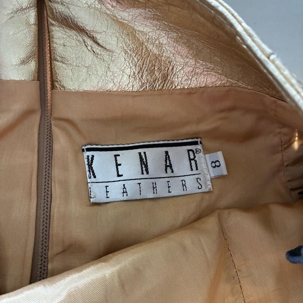 Y2K! Vintage. Kenar Gold METALLIC LEATHER Pencil Skirt (Size 8)